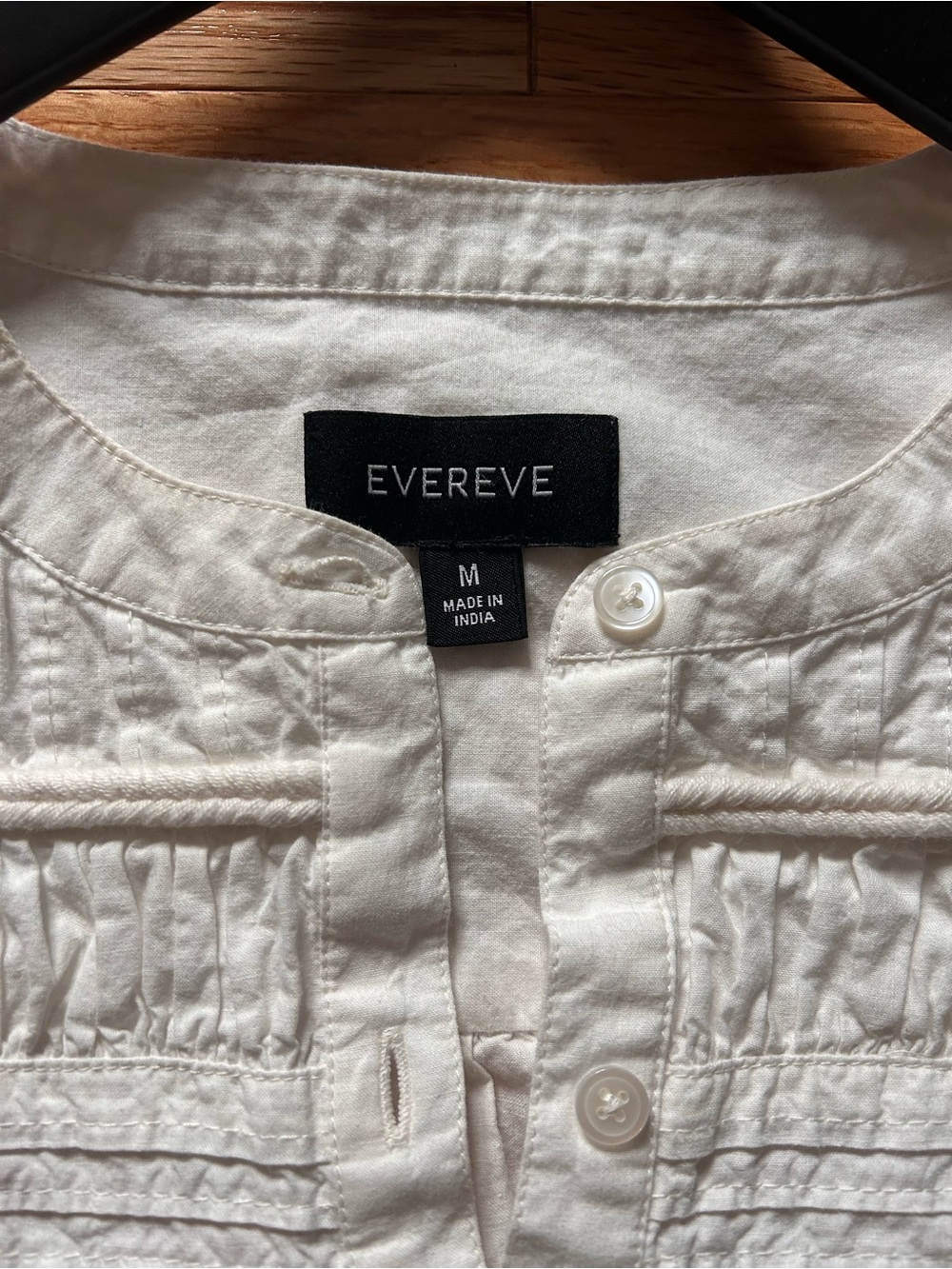 Evereve White Sleeveless Pintuck & Smocked Button-Front Top - Picture 2 of 5